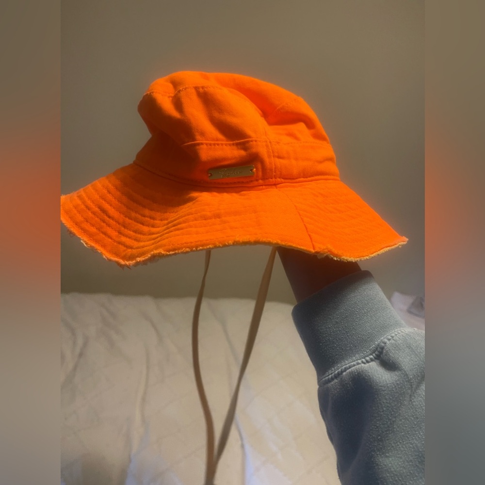 Bucket hat by bydee